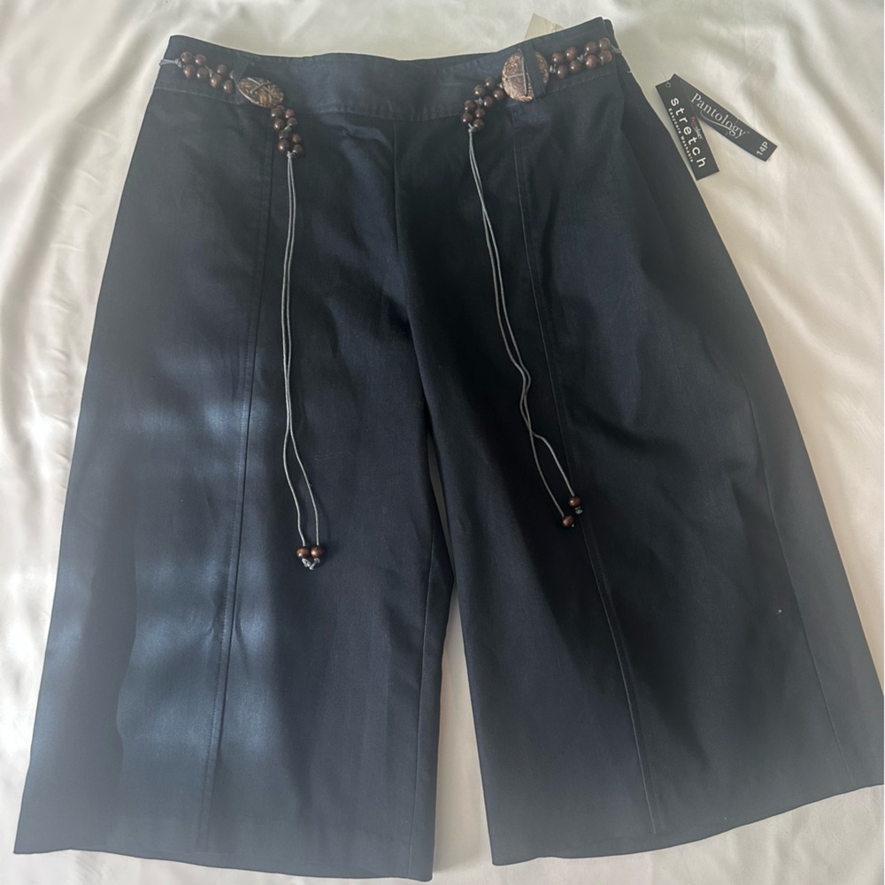St. John Black wide leg shorts  with Beaded Details